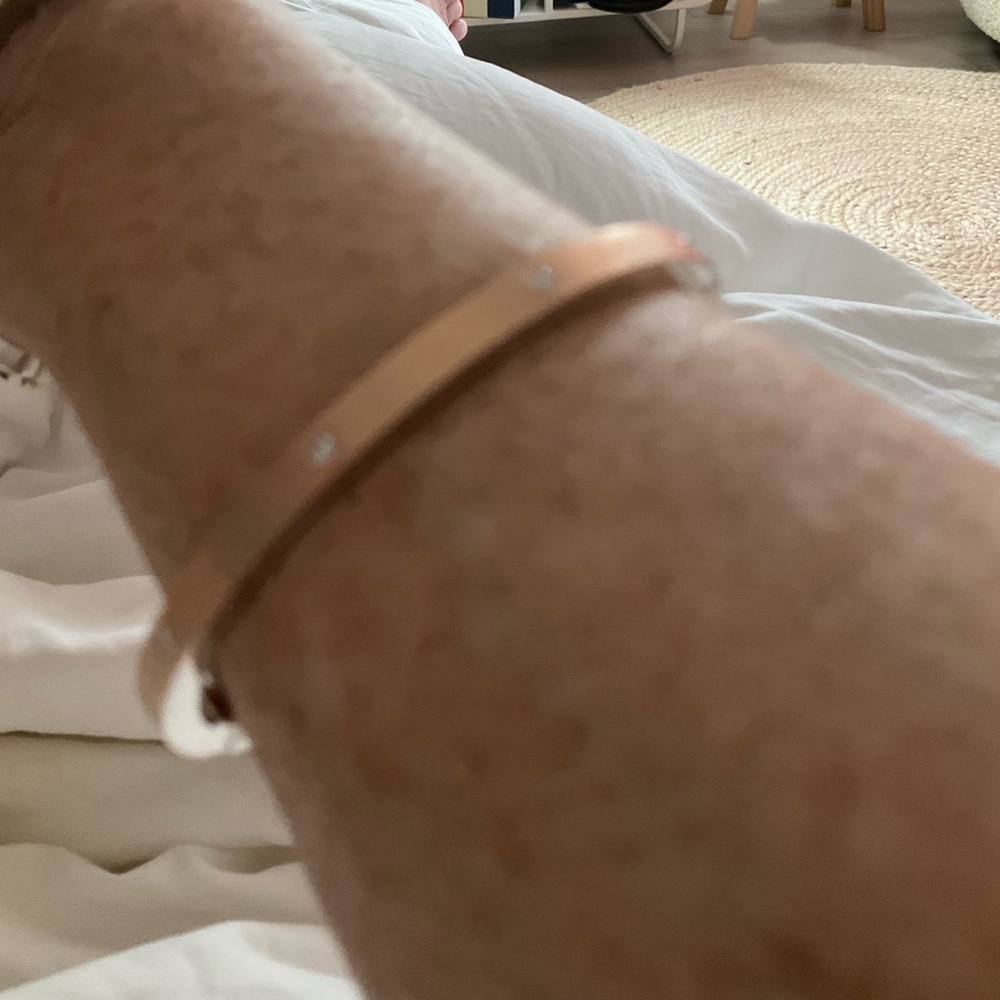 Rene Escobar. NWT. 4.0mm 18K Rose Gold. .25 TCW white diamonds. Hinged, Lock. - Picture 5 of 5